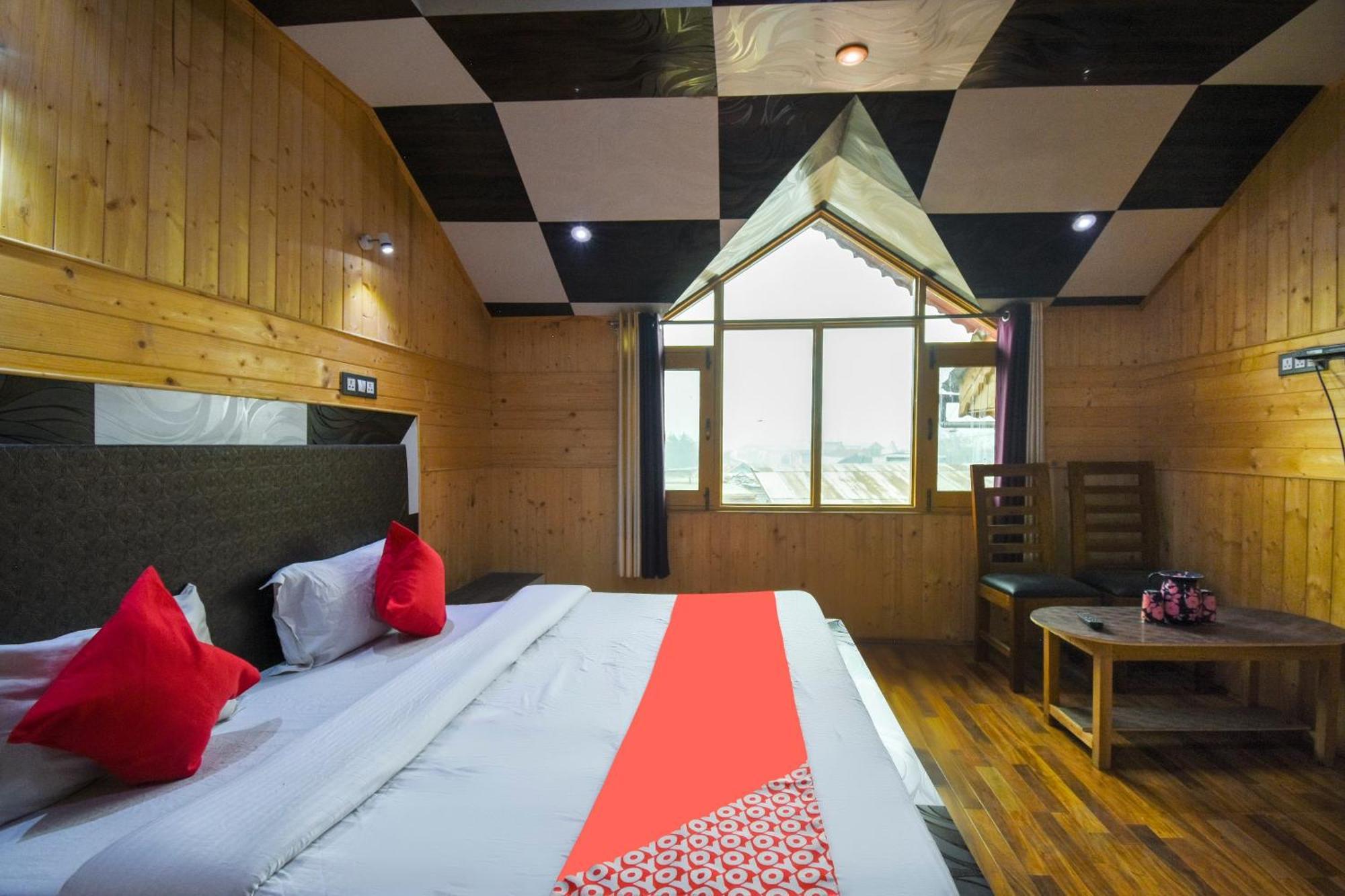 Oyo Hotel New Divine Kashmir Durgjan Esterno foto