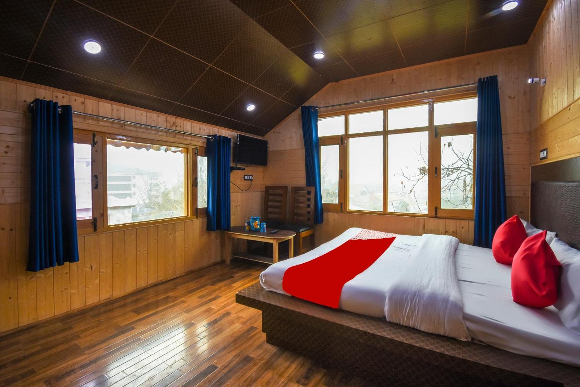 Oyo Hotel New Divine Kashmir Durgjan Esterno foto