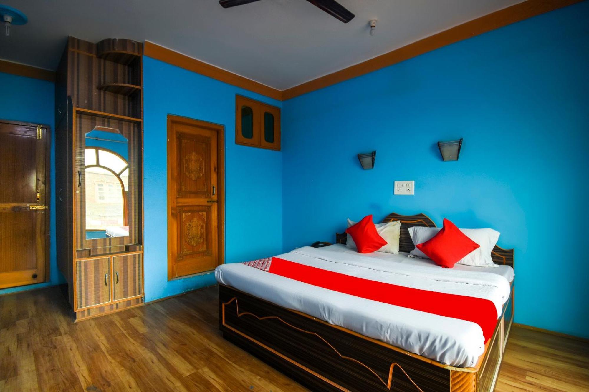 Oyo Hotel New Divine Kashmir Durgjan Esterno foto