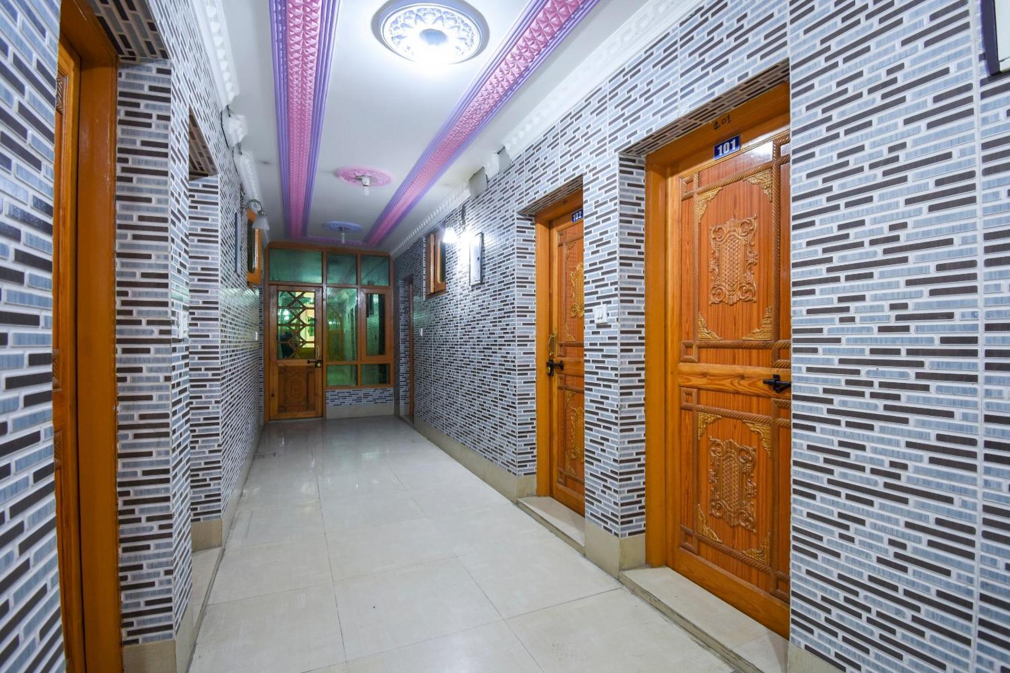 Oyo Hotel New Divine Kashmir Durgjan Esterno foto