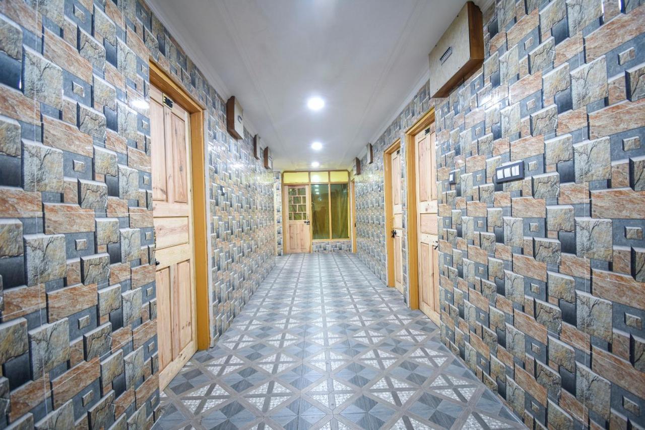 Oyo Hotel New Divine Kashmir Durgjan Esterno foto